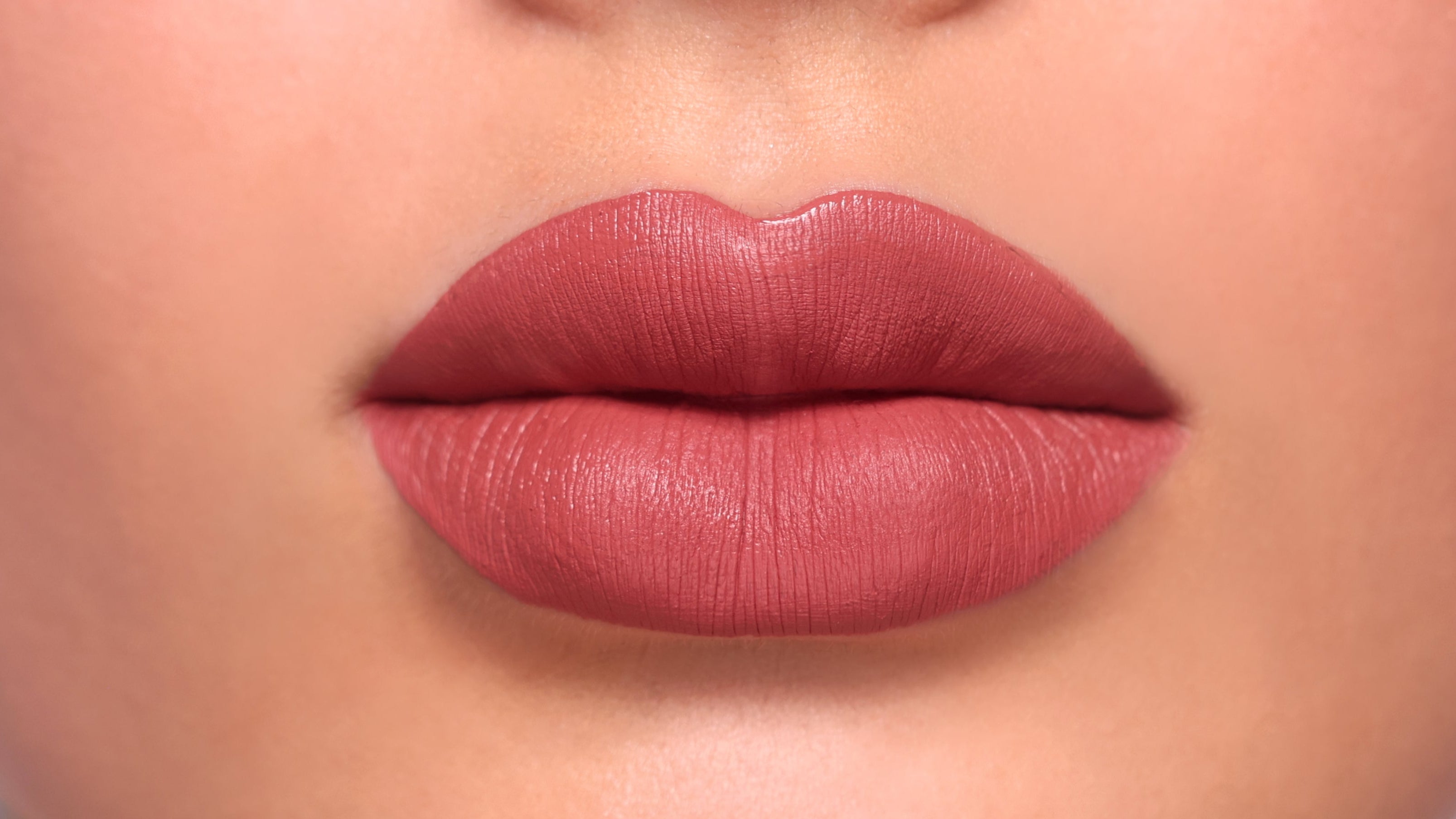 LONG LASTING LIPSTICK