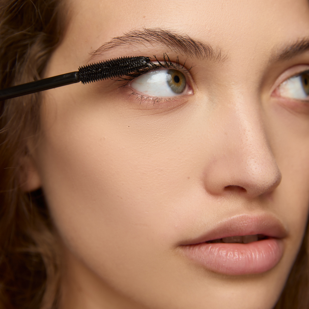 VOLUMIZING MASCARA