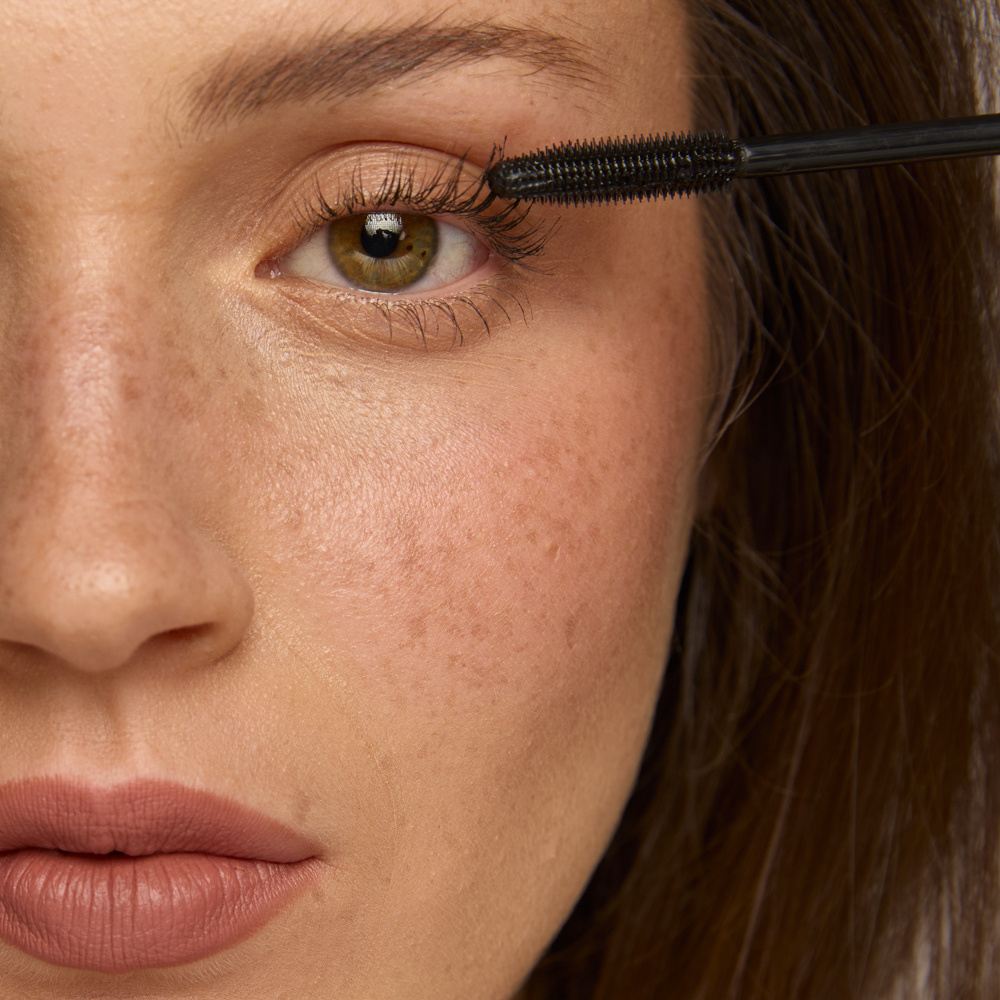 VOLUMIZING MASCARA